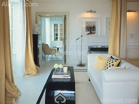 JK Place Capri 18